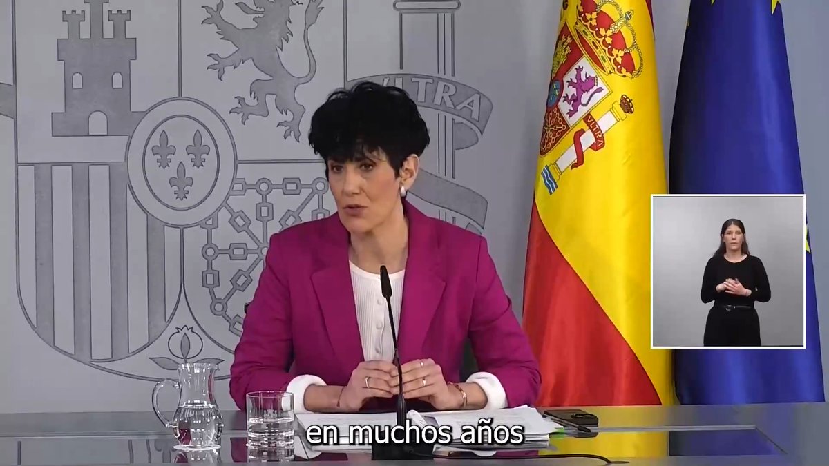 🔸El déficit de la Seguridad Social se reduce hasta el 0,4% del PIB, el nivel más bajo desde 2011. Así lo explica Elma Saiz: "Es un ejemplo de que el crecimiento económico y la mejora en el empleo es compatible con el equilibrio en las cuentas públicas y la justicia social".