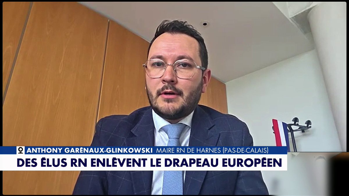 «Il n’y a qu’un seul drapeau reconnu par la Constitution, c’est le drapeau tricolore», justifie Anthony Garénaux-Glinkowski, dans #MidiNews, après avoir retiré le drapeau de l'UE de sa mairie. Toute l'info est à retrouver sur