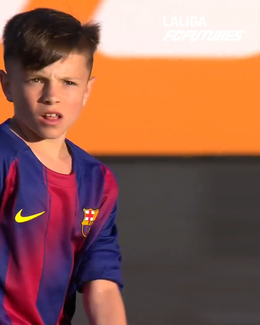 Calidad infinita... ¡y mucha garra! ⚔️ 𝐇𝐔𝐆𝐎 𝐆𝐀𝐋𝐃𝐄𝐀𝐍𝐎 LALIGAFCFUTURES | FC Barcelona - Masia