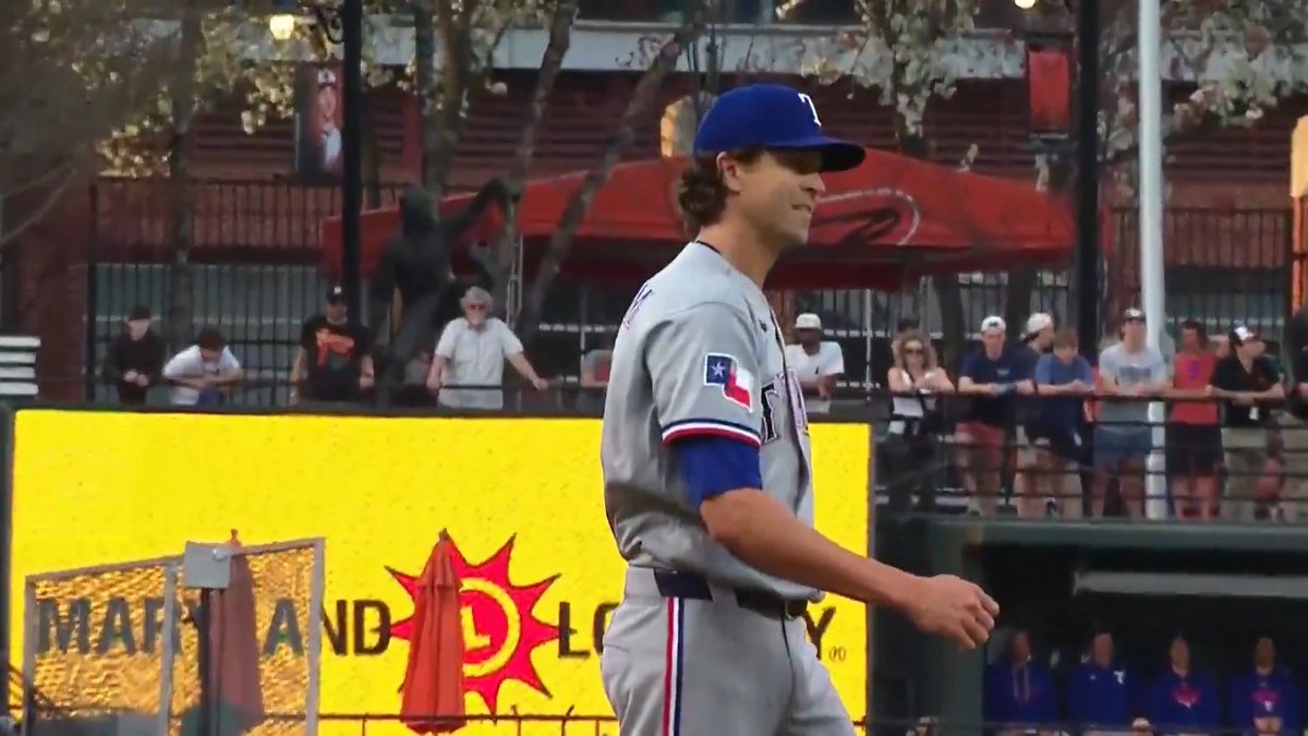 Jacob deGrom had to keep his former teammate Pete Alonso honest 🤣