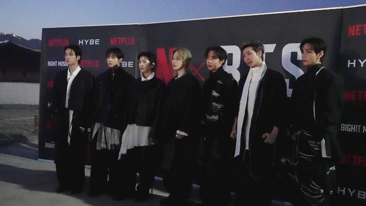 The moments before BTS took their historic stage in Gwanghwamun Square. The live performance BTS The Comeback LIVE | ARIRANG and documentary film BTS: The Return are both now playing, only on Netflix.