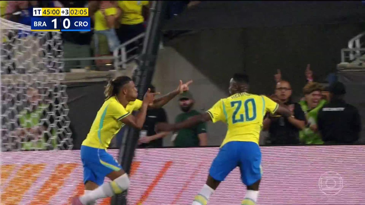 O golaço do Brasil. Danilo. Brasil 1x0 Croácia. 🎥 TV Globo 📺 | ge