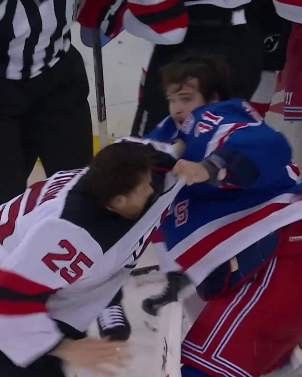 GOALIE FIGHT ALERT 😳 Igor Shesterkin and Jacob Markström were throwing hands 😱