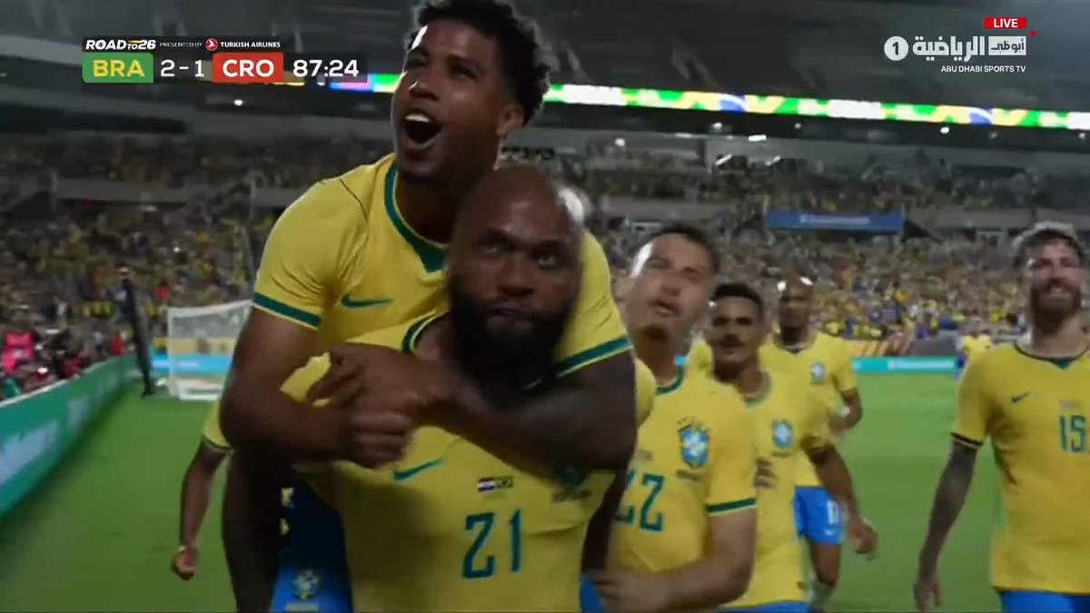 هدف ثانٍ للبرازيل..🇧🇷 البديل تياغو يتقدّم بالهدف من علامة الجزاء ✅ #البرازيل_كرواتيا | 📺 #أبوظبي_الرياضية 1️⃣