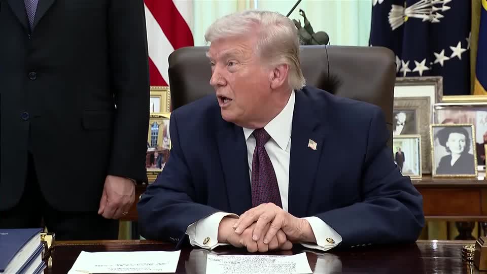 トランプ大統領：我々に核兵器を向けてくるような国はなくなる。同時に、ずっと安全になったとも感じているはずだ。 ガソリン価格はイランから撤退すれば一気に下落する。2,3週間以内には撤退する。 イランを徹底的に叩いたので、復興には15から20年はかかる。