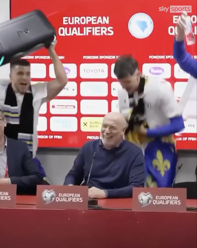 Jubilant scenes for Bosnia and Herzegovina after qualifying for the World Cup ๐