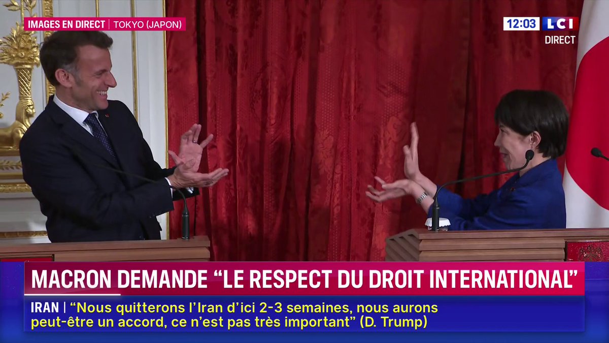 🔴 Image insolite : à la fin de de son discours et alors qu’il est en visite officielle au Japon, Emmanuel Macron réalise un Kamehameha, aux côtés de la Première ministre japonaise Sanae Takaichi