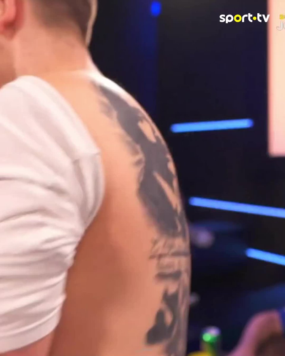 11 sessões de tatuagem 😳 #sporttvportugal #saladejogos #portugal