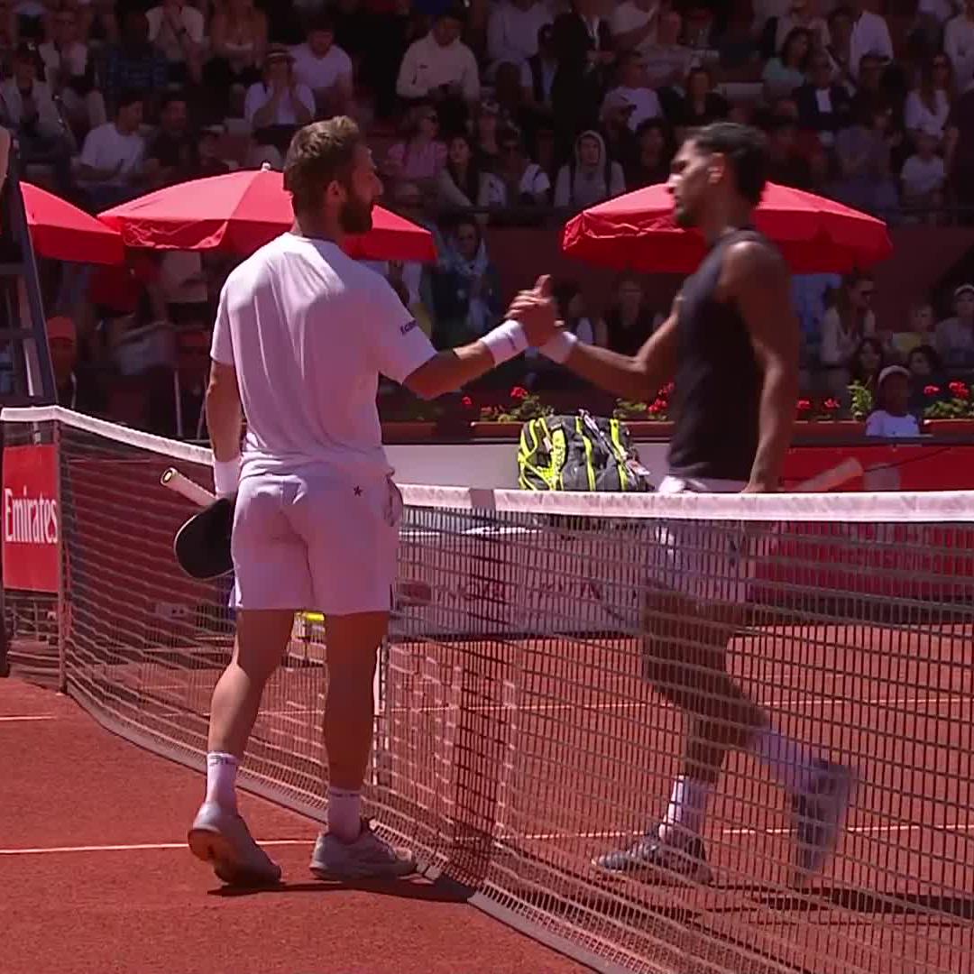 PREMIER 1/4 DE FINALE DE LA SAISON 🇫🇷 Corentin Moutet écrase le local Taha Baadi (6-0, 6-2) et se qualifie pour les 1/4 de finale au tournoi ATP 250 de Marrakech. Il affrontera le 117e mondial Marco Trungelliti pour une place dans le dernier carré.