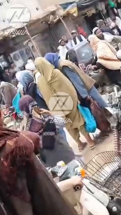 نن په کندهار ښار کې طالب جنګياليو د شنې چادري والا يوه ښځه له دې وجې په زور موټر ته پورته کوله او حوزې ته بيوله، چې ولې له محرم پرته بازار ته په سودا پسې وتلې ده. زاويه نيوز ته په رسېدلې دې ويډيو کې اورېدل کېږي، چې مېرمن د ځان خلاصون لپاره چيغې وهي، د صحنې ليدو لپاره ګڼ کسان راټول دي، خو د طالبانو غړي ورته لاس اچوي او هڅه کوي هغه موټر ته پورته کړي. (د ويډيو غږ د استونکو د خونديتوب لپاره خاموشه شوی دی.) په ويډيو کې نه ليدل کېږي، چې دغه مېرمن به حوزې ته وړل شوې وي او کنه. د طالبانو د امر بالمعروف قانون پر اساس، ښځو ته‌، ان که حجاب يې هم مراعات کړی وي، اجازه نه ورکول کېږي له محرم پرته په سودا پسې بازار ته ولاړه شي. #امربالمعروف