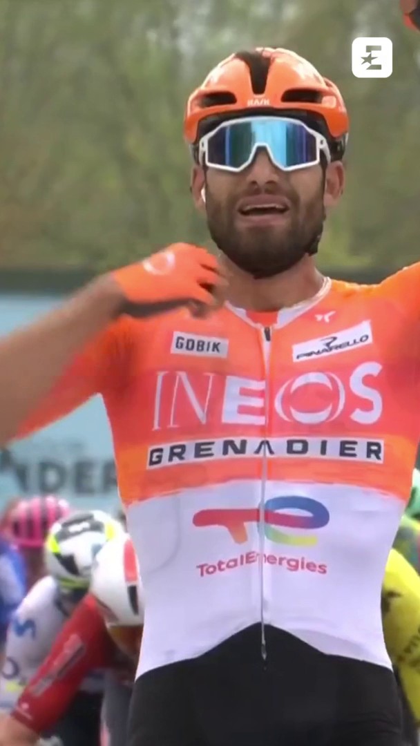 🚀🇮🇹 GANNA VINCE L’ATTRAVERSO LE FIANDRE CON UNA RIMONTA EPICA! Giornata indimenticabile per Pippo, che dopo aver forato e rotto in manubrio, riesce a rientrare in gruppo e nel finale sferra il suo attacco, andando a riprendere Wout van Aert (in fuga da 40 chilometri) a 100 metri dal traguardo di Waregem! #DDV26 #EurosportCiclismo