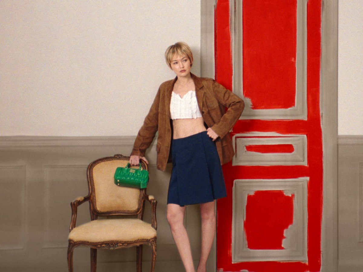 A dynamic and youthful idealism characterizes the new Miu Miu Leathergoods campaign. Featuring ໊, the narrative enters a quintessentially bourgeois apartment and an emancipated woman making it her own, transforming a conventional environment into a creative and vital space. Discover more via Creative Director: #MiucciaPrada Art Direction: Christopher Simmonds Gigi Hadid filmed by Jordan Hemingway Styling: Lotta Volkova #MiuMiu #MiuWander #MiuArcadie