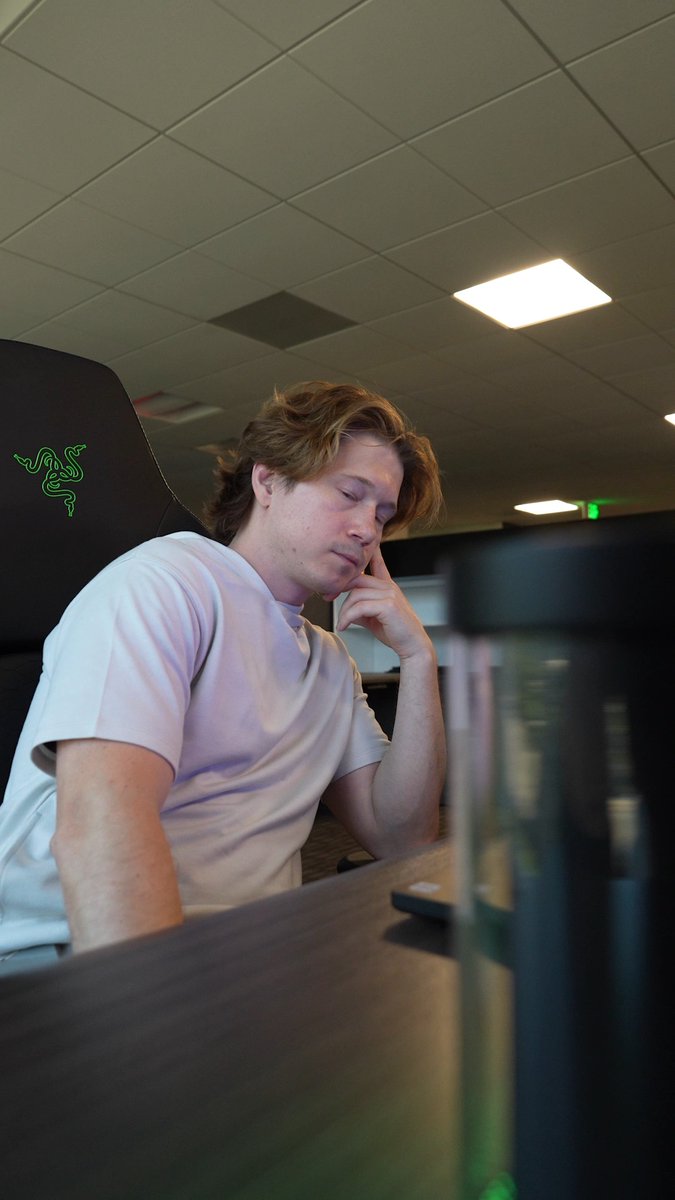 With Razer AVA Mini, you can create a digital companion based on your IRL pets—or whatever you want. No judgment here. Find out more, link below!