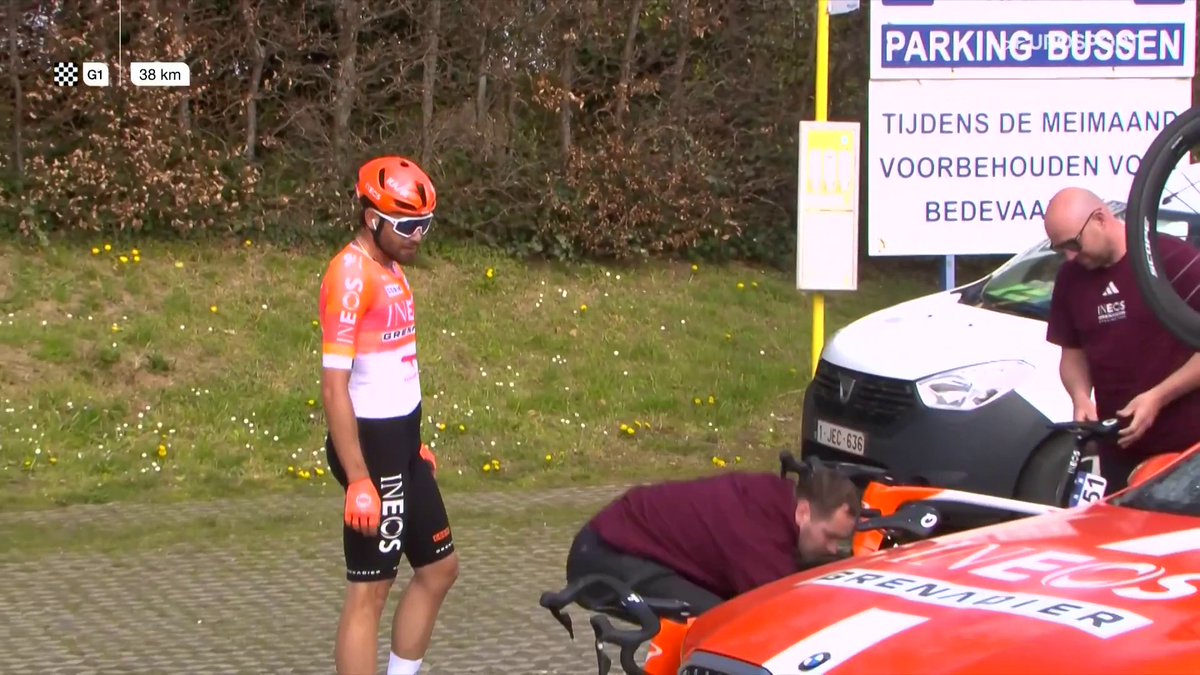 A TUTTA PIPPOOOO 🚀 Riviviamo insieme i tre momenti salienti della gara di Pippo: la foratura, il manubrio...poi, la vittoria ❤️🔥 #Ciclismo #Cycling #Ganna #DDV26