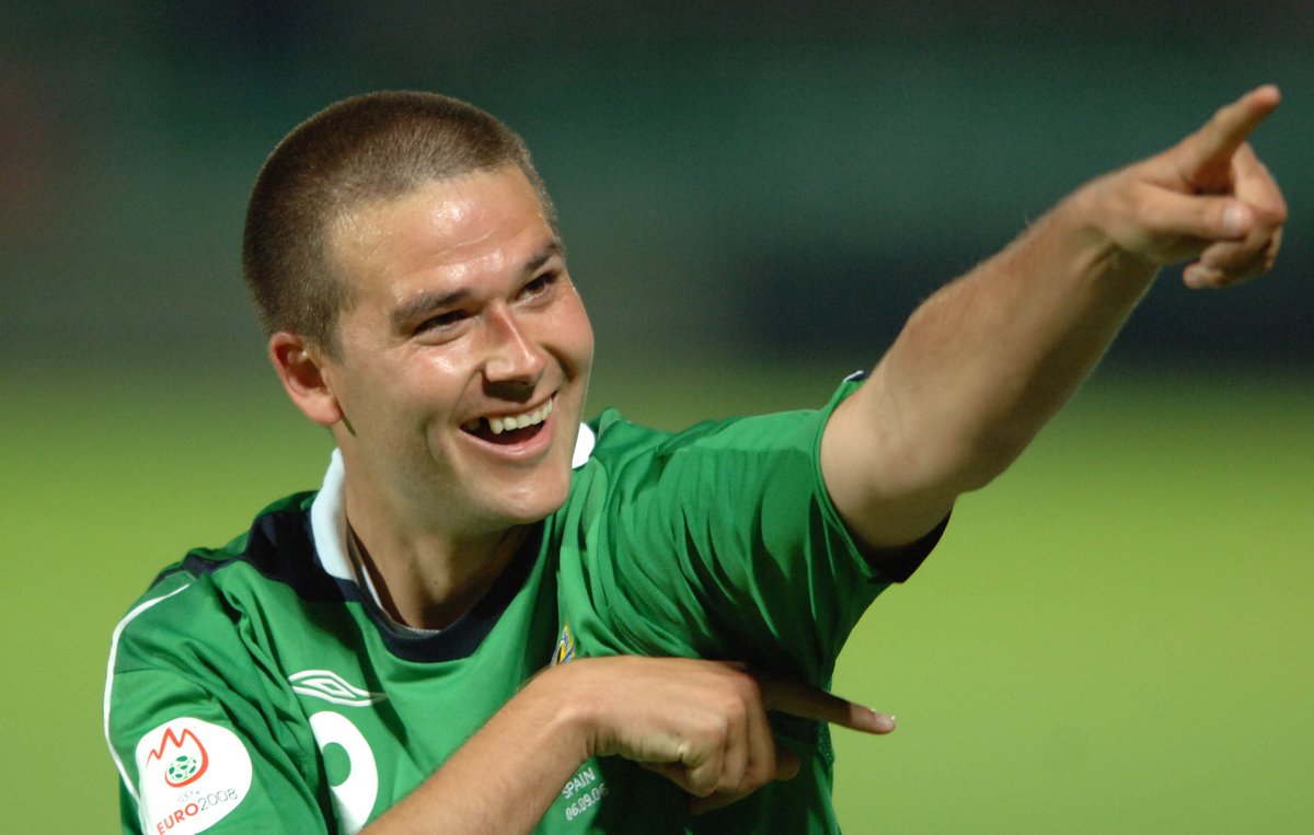Remember when Northern Ireland beat Spain in 2006? This hat-trick by David Healy sealed the win for the #GAWA His 3rd goal was something else.