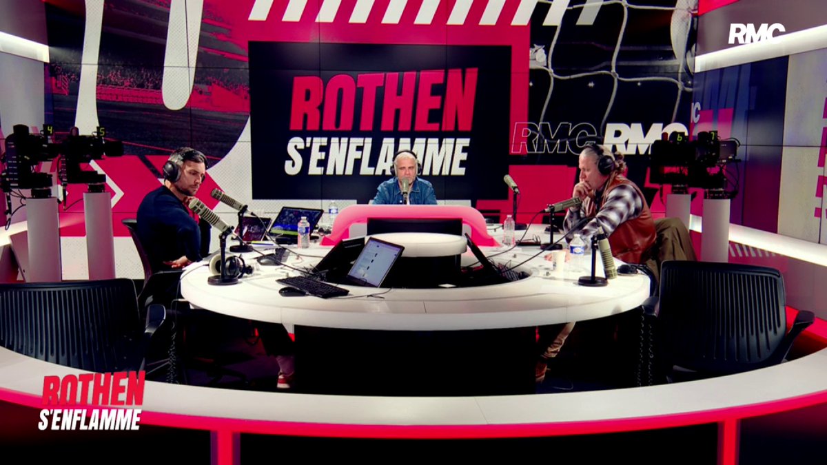 🗣💬 "C'est une situation épouvantable. Depuis 2005, je suis l'équipe nationale et je n'ai jamais vécu ça. Tout le stade s'est mis à chanter ça. C'est une honte, une chose terrible." Miguel Angel Lara, journaliste à Marca, évoque les chants racistes lors d'Espagne-Égypte.
