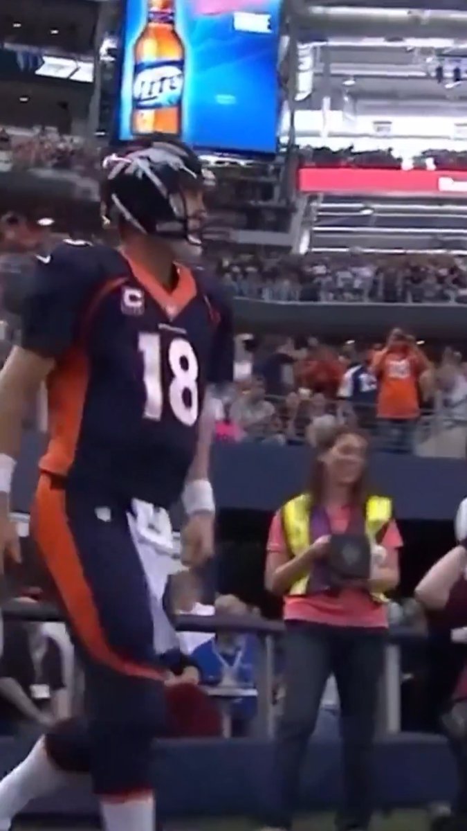 That time Peyton Manning fooled the whole defense... and the cameraman 😅