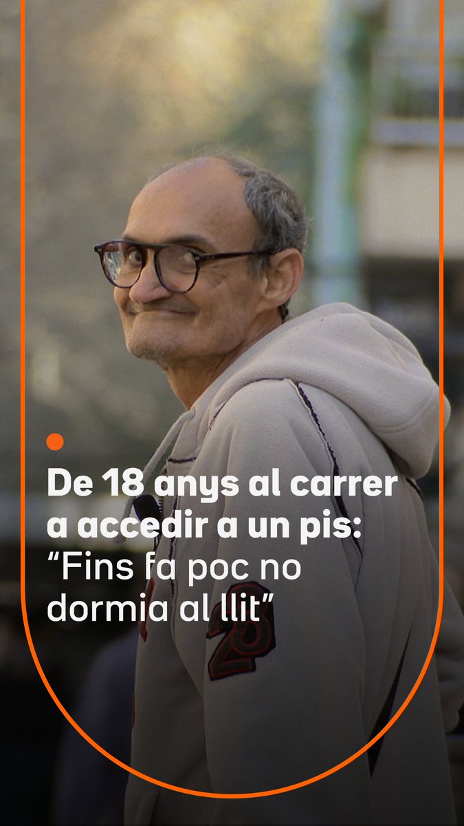 “Fins fa poc no dormia al llit. Treia una estora al pati i dormia a terra.” El José Luis va viure 18 anys al carrer fins que va poder accedir a un pis de la Fundació Arrels (Arrels Fundació)