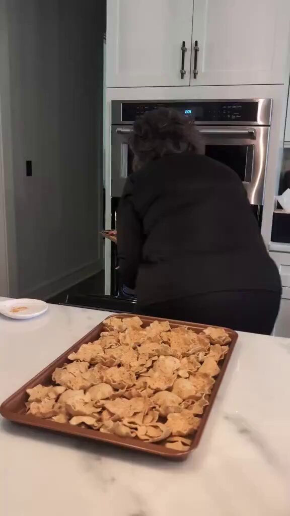 Confirmed: Nachos need to be served wide, not tall