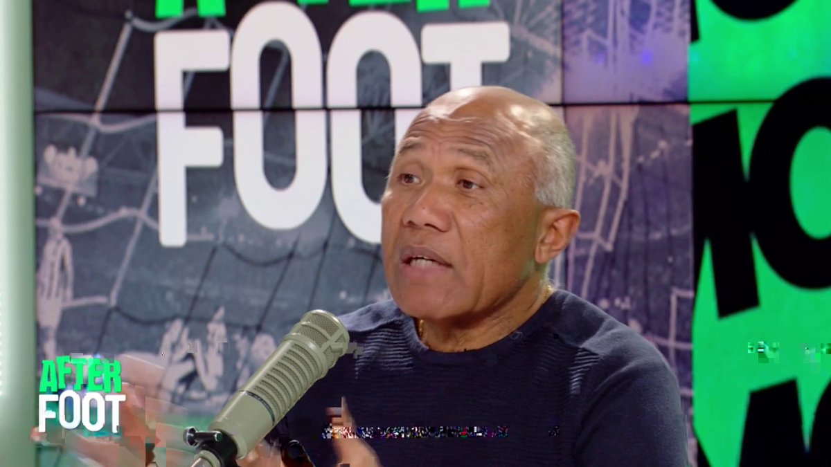 🗣💬 "J'ai pris un coup sur la tête. Leonardo me la faisait à l'envers, je l'ai senti. Là, j'ai compris le foot et je suis allé en Arabie saoudite après" Antoine Kombouaré revient son son éviction du PSG en 2011 qui a constitué un tournant majeur dans sa carrière d'entraîneur.