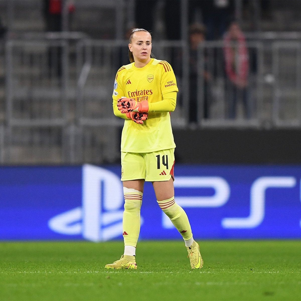 WHAT a save, Daph ๐คฏ Watch the UWCL on Disney+ ๐ฒ