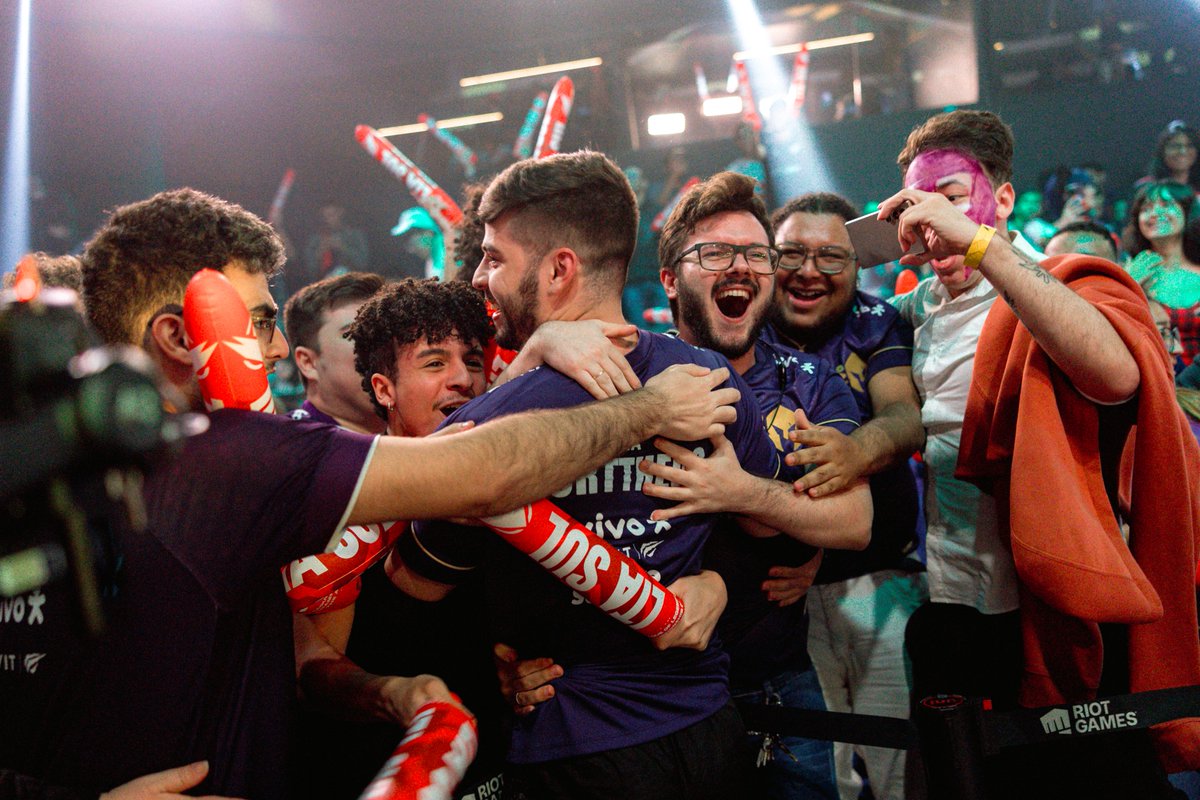Exemplo de dedicação, comprometimento e representação da Legião dentro do Rift. RED Morttheus, muito obrigado por tudo e te desejamos muita sorte nessa nova etapa. Nos vemos em breve, guerreiro! 💜