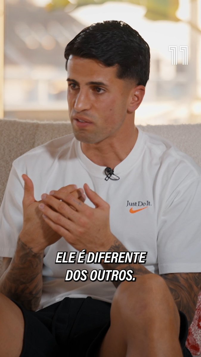 João Cancelo sobre Neymar: "Ele é diferente dos outros. É um diamante que está ali" 💎 📺 2 episódios: 1 de abril: 22:00 2 de abril: 22:00 Um exclusivo 11. #Canal11 #FutebolEmPortuguês Claim Department Tap Air Portugal
