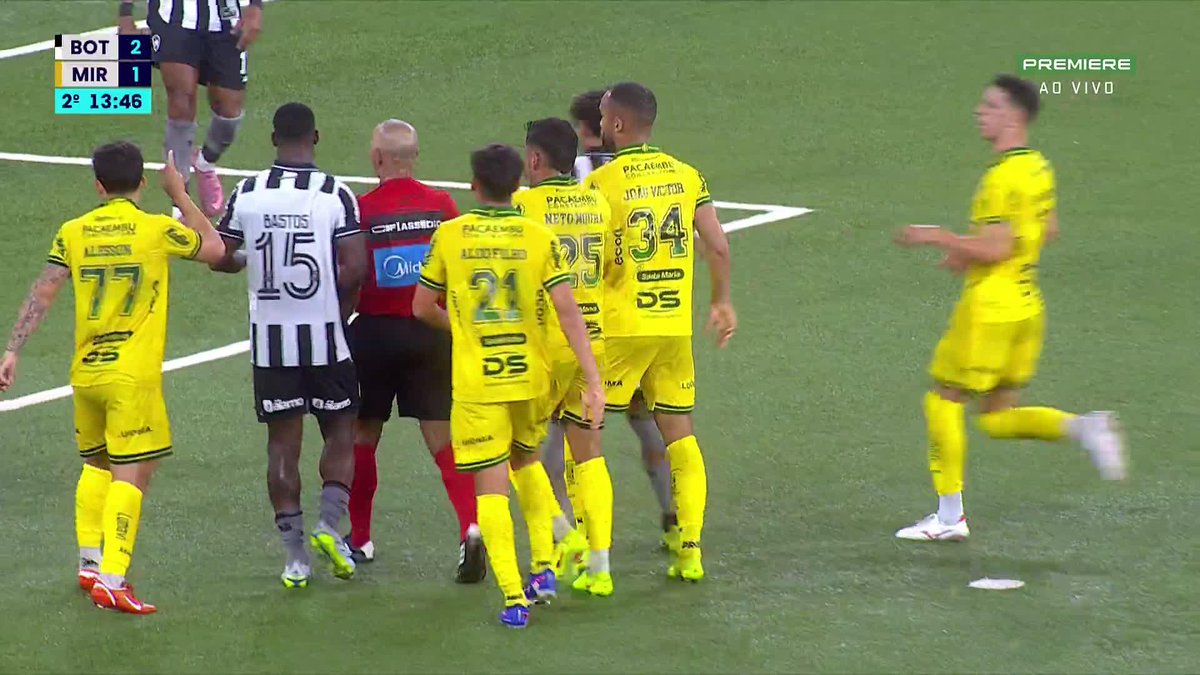 Uma verdadeira VERGONHA anularem esse gol do Mirassol contra o Botafogo! Mais um erro ridículo da fraquíssima arbitragem brasileira!