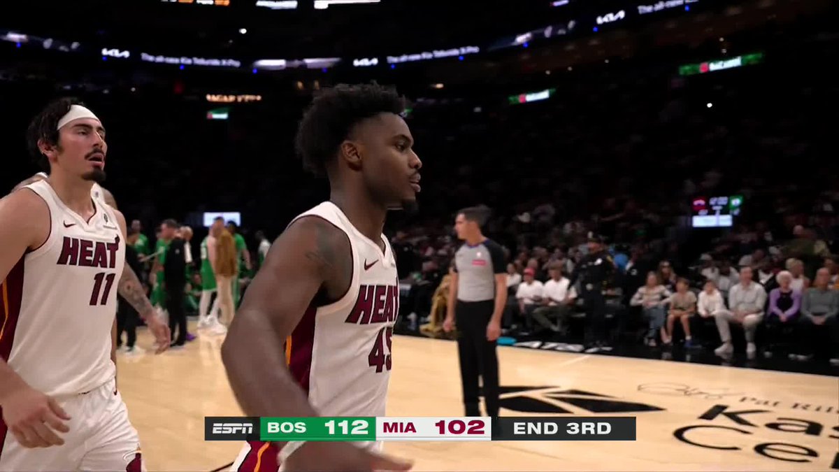 Miami cuts the lead to 10 at the third quarter buzzer on ESPN 🔥