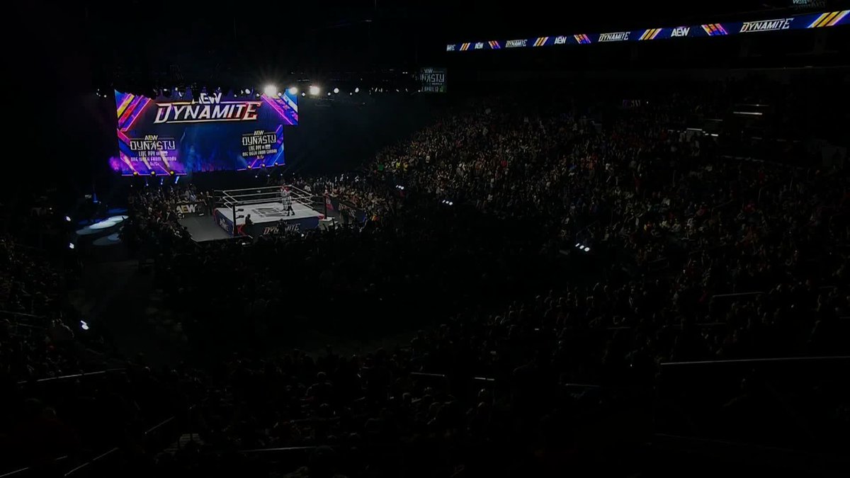 MJF brought back his old Patriot gimmick from 2024... just because they're in Canada and he's wrestling a French Canadian in Speedball. AMERICAN HERO MAXWELL. 😭