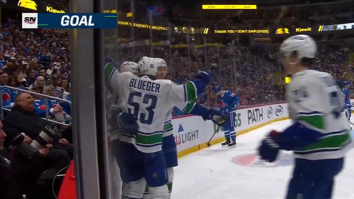 Blueger’s 2nd of the night doubles Vancouver’s lead 😳