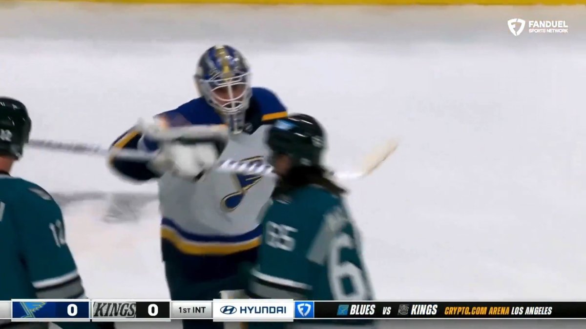 With all the recent goalie fights, the LA Kings broadcast is hoping for Jordan Binnington to finally drop the gloves 😭🥊