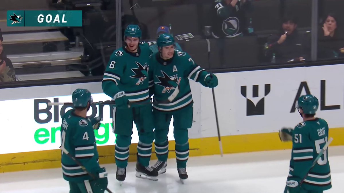 NOW WILL SMITH SETS UP MACKLIN CELEBRINI 🦈 These two are incredible. 📺: NHLonTNT &amp; hbo max fka ➡️