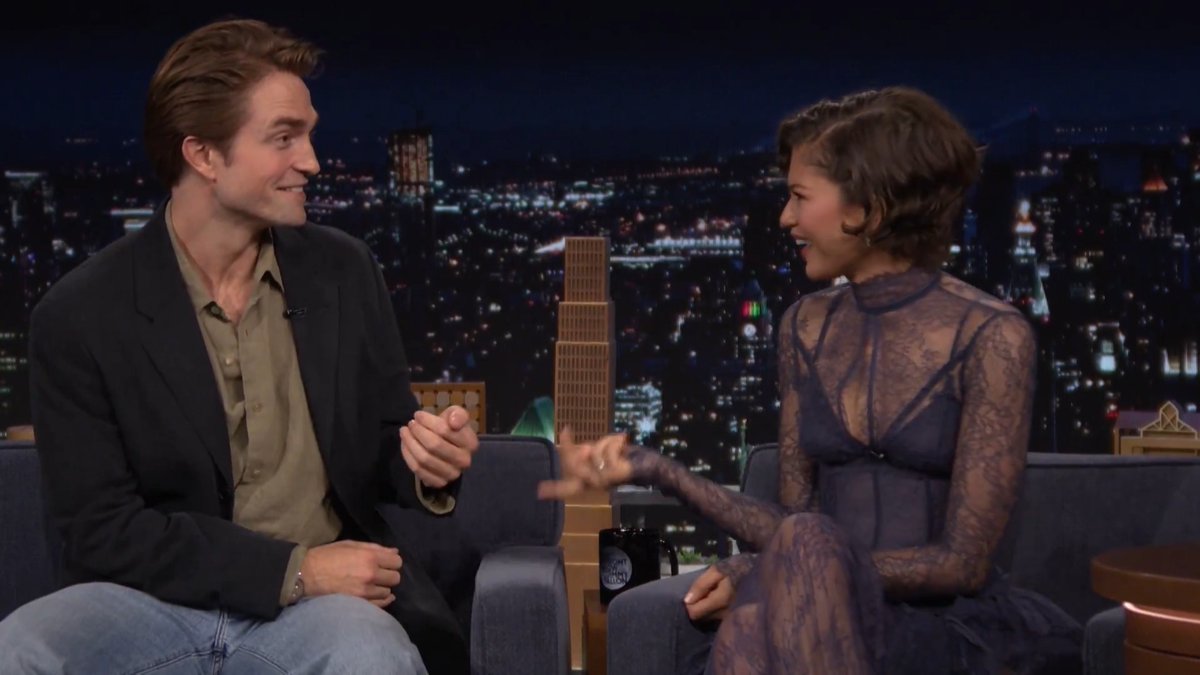 Zendaya and Jimmy Fallon investigate Robert Pattinson’s claim about smelling like crayons. (via: The Tonight Show)
