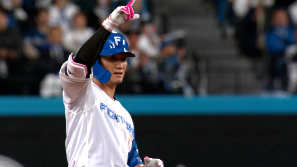 待ってました‼ #西川遥輝 ファイターズ復帰後 初安打✨✨✨ 会場もベンチも大盛り上がり🙌 #lovefighters #ベースボールLIVE で配信中[初月無料]