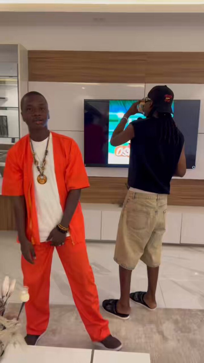 Dropped a song titled ‘OSIMHEN’ in 2024 and I did everything I could to link him that year but it didn't work🙂‍↔️ I too stubborn plus hope never die, e go still happen!!! Victor Osimhen