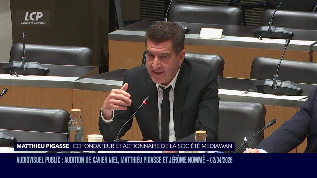 L'humoriste "Merwane Benlazar a fait l'objet d'une campagne de haine raciste et c'est là où je lui ai exprimé mon soutien parce que j'ai trouvé ça scandaleux", déclare Matthieu Pigasse. #DirectAN