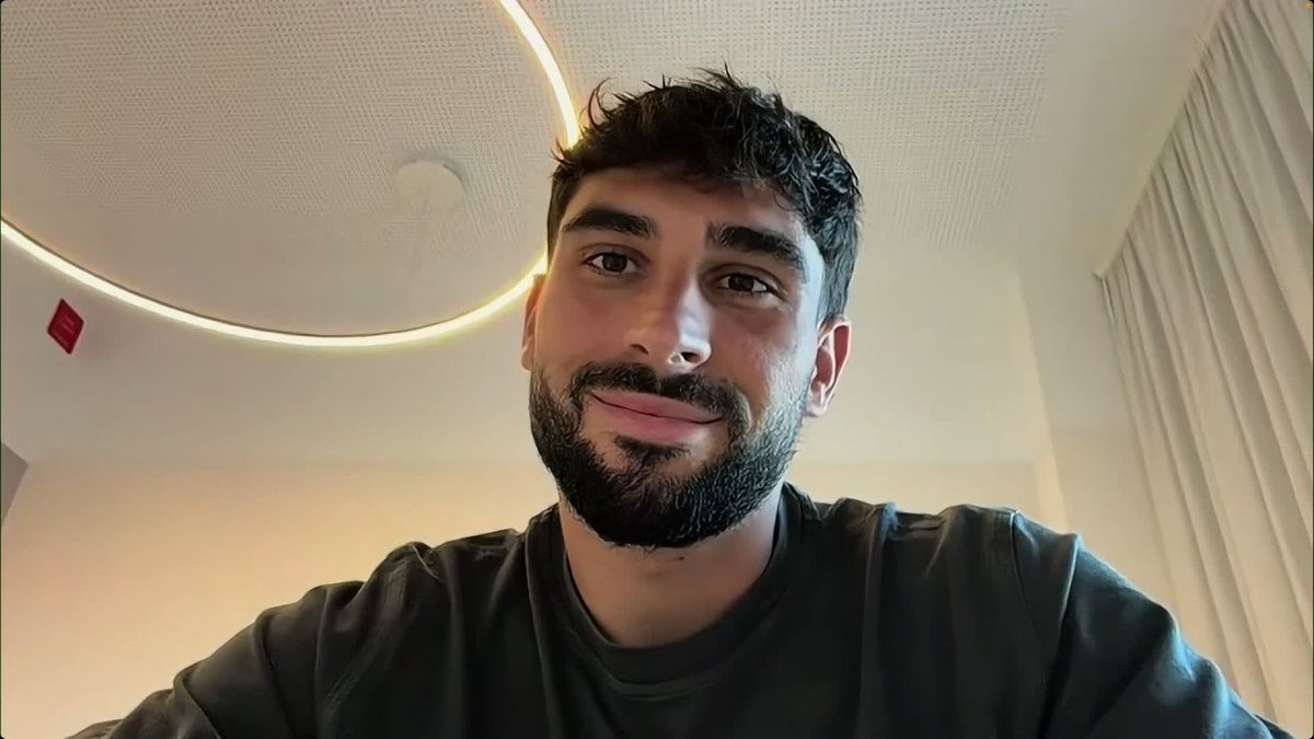 "It's the second time in a few days, maybe you want to hire me" 🤣 Neal Maupay, never change 😅