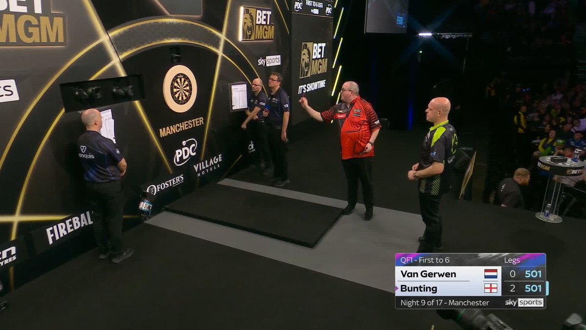 161 FROM BUNTING! What a start from Stephen Bunting as he fires a brilliant 161 checkout to move into a 2-0 lead. 📲 #PLDarts | QF1
