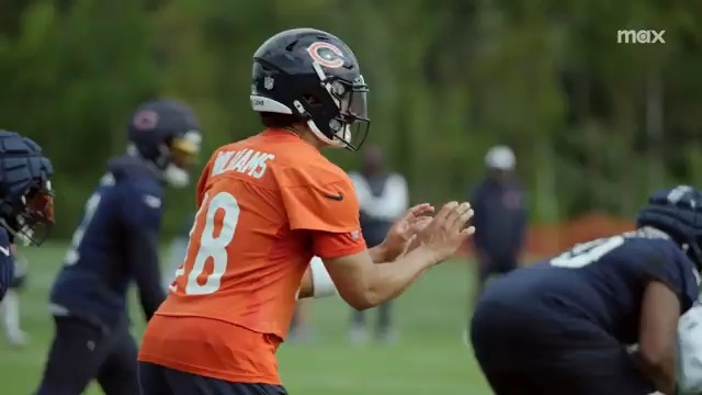 I could watch this ALL DAY Long on repeat #Bears