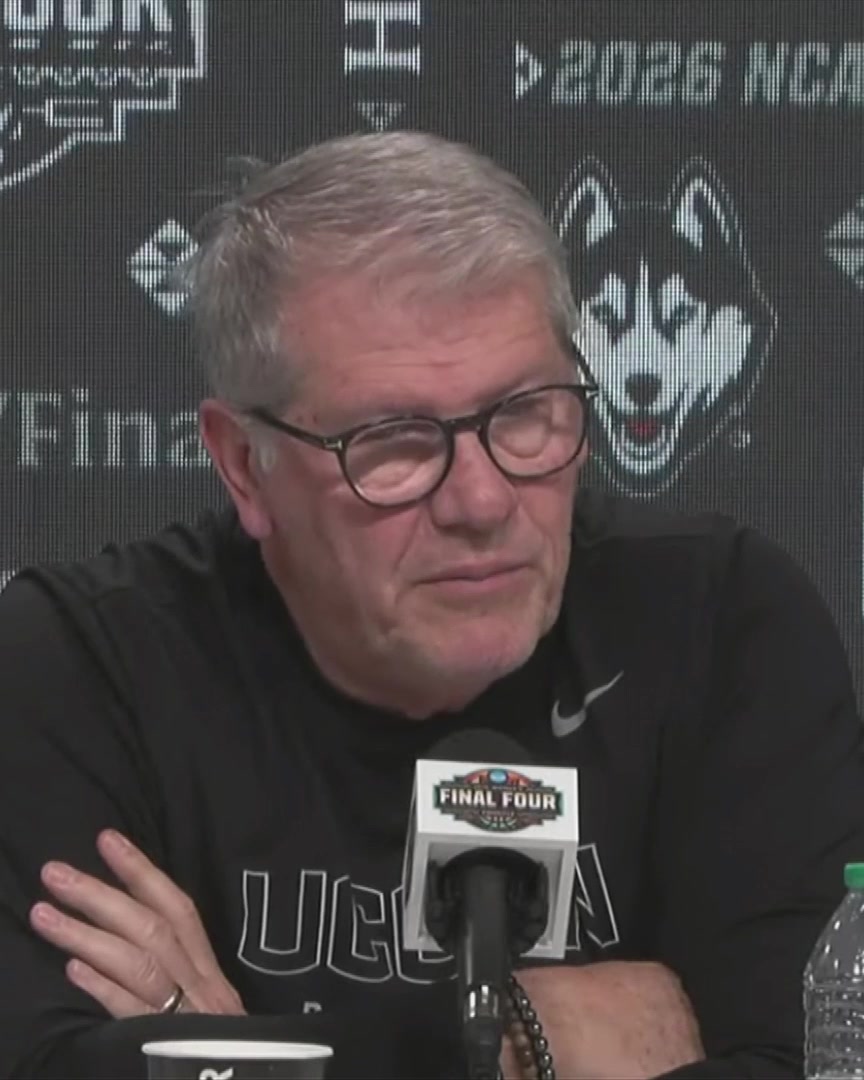 "The portal and the revenue share, I think that was the death of the mid-majors." Geno Auriemma talks about the struggles of mid-majors in the NCAA Tournament and how bigger programs use the transfer portal to get players from smaller schools: