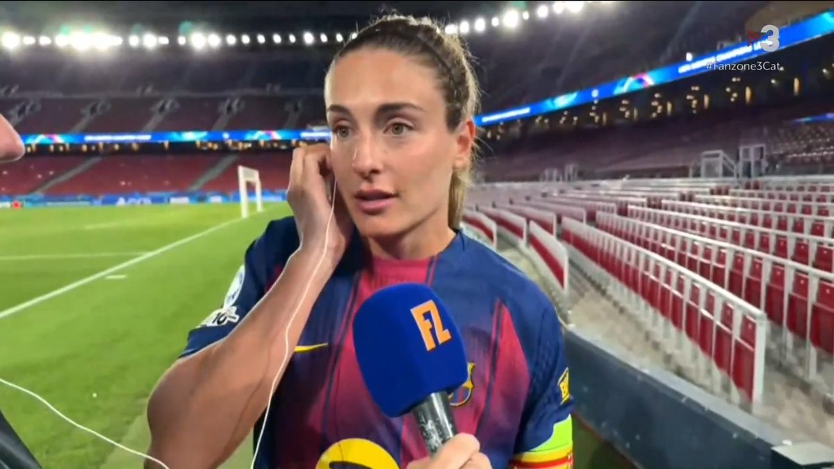 🔵🔴 "Avui ha estat el dia perfecte. El destí ho ha volgut així i estic molt feliç i agraïda” El periodista Víctor Navarro (Víctor Navarro) és amb la jugadora del FC Barcelona Femení Alèxia Putellas (Alexia Putellas). #Fanzone3Cat ▶