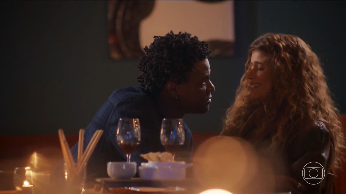 A história da Eduarda seguindo a melhor da novela. E agora o drama fica mais denso porque ela descobriu que tem uma irmã e que a mãe criou outra filha enquanto deixou ela ficar sozinha e ser criada nas ruas #CoraçãoAcelerado