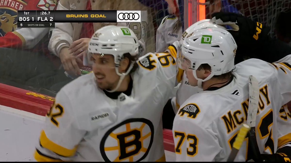 Fraser Minten tucks it home and the Boston Bruins are on the board!!! 🏠
