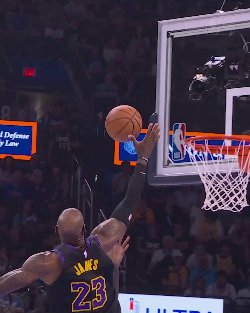 Bron swatted that back to LA 👀