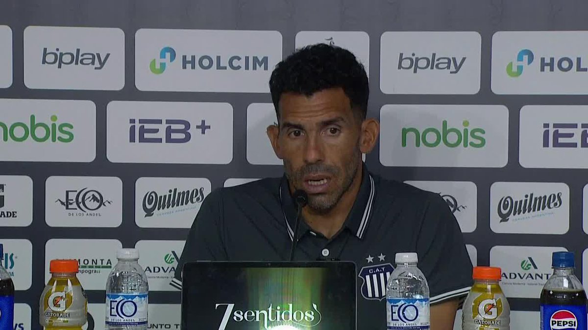 "EN LA SEMANA HABLÉ DE ÉL Y DIJE: UN CHICO QUE PARECE QUE TIENE 10 AÑOS EN PRIMERA... HOY LO VÍ EN VIVO Y SIGO PENSANDO LO MISMO" ⭐ Carlitos Tevez, palabra más que autorizada en Boca para opinar sobre el PIBE ARANDA