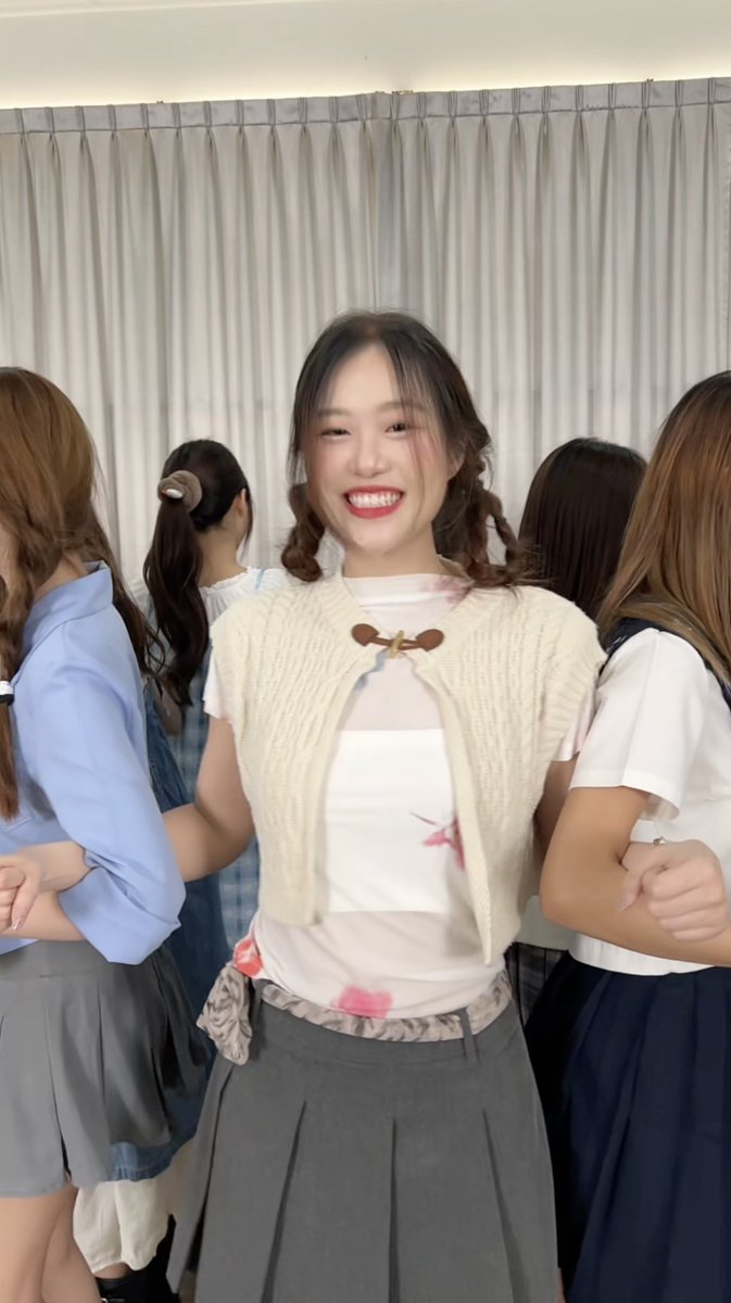 เพลงนี้เจ้เอมรีเควส #ด้วงเด็ดเจ็ดตัว #ม่อนเหน่ย #3ปีลูกยางกลายเป็นร่มโพธิ์ #CGM482ndGeneration #CGM48 #JingjingCGM48 #LookkedCGM48 #NanaCGM48 #EmmaCGM48 #GinnaCGM48
