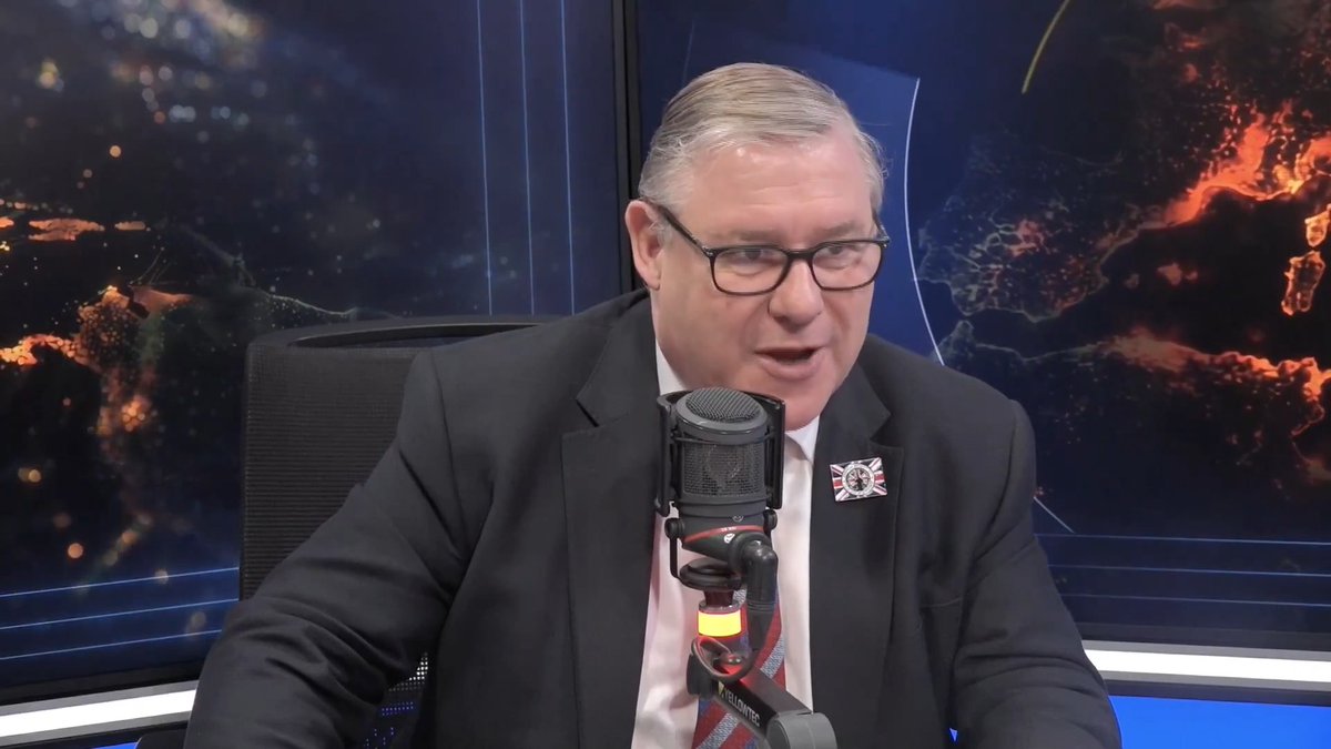 🚨"Reform doesn't do defence. They don't have a spokesperson. When we've debated defence in the Commons, there's no Reform MP. They're off doing TikTok videos." Mark Francois brands Nigel Farage just as "dangerous" as Keir Starmer for Britain's defence. Philip Ingram MBE 🇬🇧🇮🇪🇺🇦