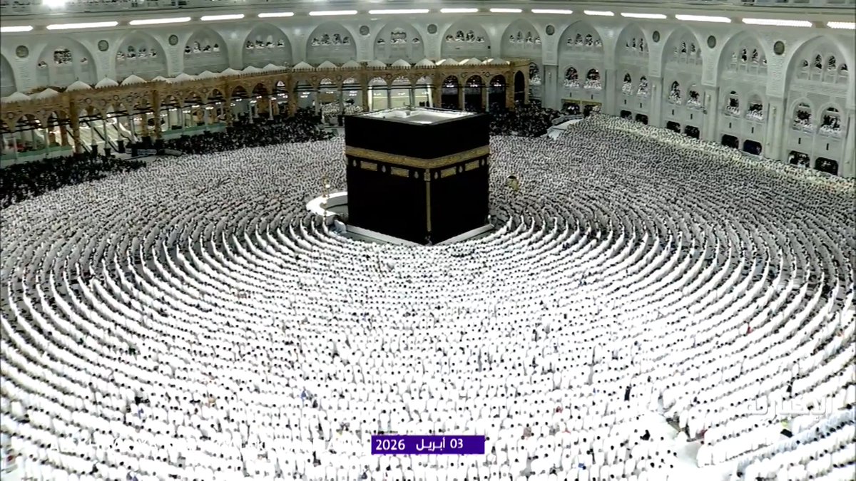 في طمأنينة وسكينة .. وأجواء آمنة مستقرة .. تلاوة بصوت خاشع ومؤثر للشيخ بدر التركي خلال أداء صلاة الفجر اليوم في الحرم المكي. -
