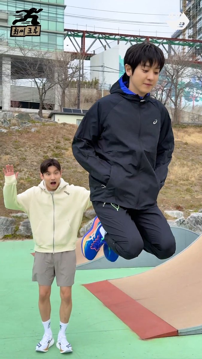 뭐? 양말 안에... 세 글자?!💥 최씨크루 첫 방송을 앞둔 찬열이 양말 안에 숨긴 세 글자의 정체는? #최씨크루 #CHOI_CREW #최강창민 #찬열 TVXQ! EXO